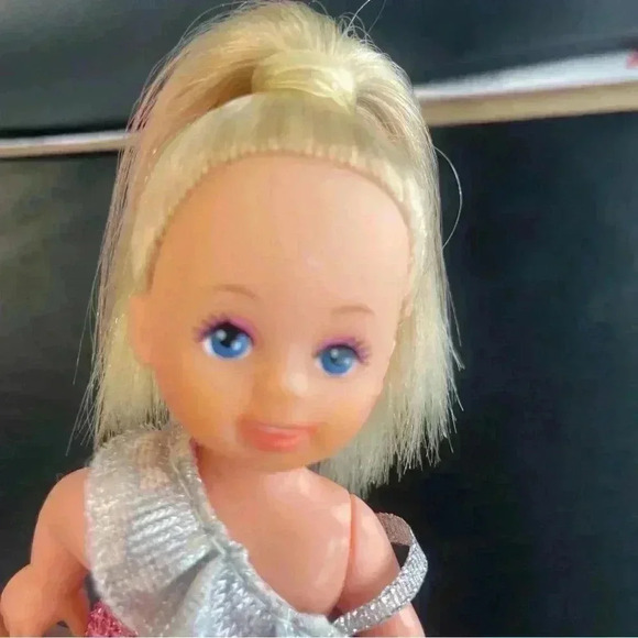 Simba Toddler Doll 4.5” Blonde Hair, Blue Eyes, Pink and Silver Sparkle outfit - Picture 2 of 6